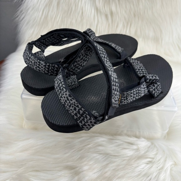 Teva Black and Gray Outdoor Sandals with Adjustable Straps - Picture 4 of 8